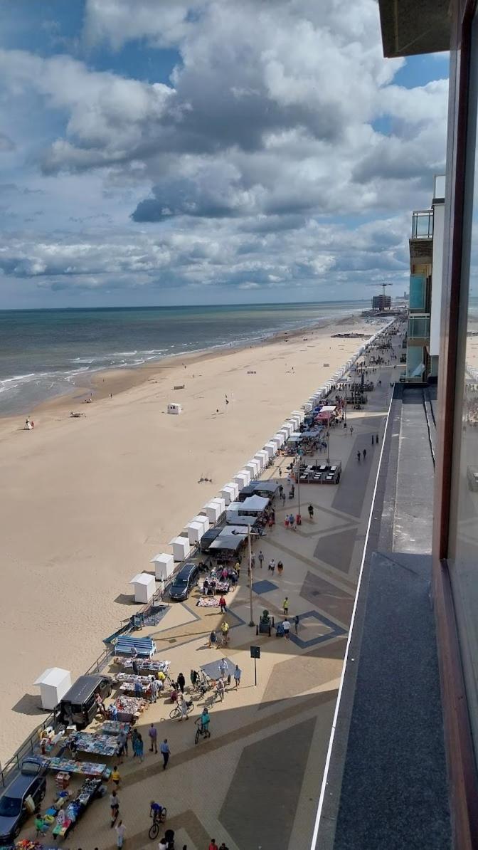 Lovely N° 9 Op Ieder Moment Een Prachtig Zeezicht & Zwembad Middelkerke Ngoại thất bức ảnh